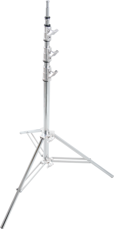 Kupo 135M Midi Max Kit Stand on hopeinen metallinen kolmijalkainen jalusta, jossa on kolme säädettävää osiota ja lukituskiinnikkeet, ja jossa on pidennetyt jalat, jotka näkyvät tavallisella valkoisella pohjalla.