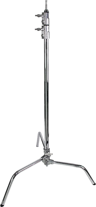 Hopeanvärisessä KUPO CL-20M 20" Master C-Stand With Sliding Leg & Quick-Release -jalustassa on keskitanko, kaksi säätönuppia ja kolme kulmikasta jalkaa, jotka on esitetty valkoisella pohjalla.
