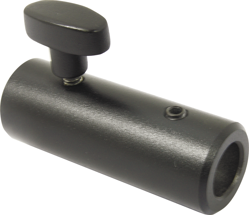 Kupo KS-070 Double Female Adapter 5/8" on musta metalliputki, jossa on sivureikä ja suuri, litteä T-kirjaimen muotoinen kiristysnuppi, joka on suunniteltu sauvojen tai pylväiden turvalliseen yhdistämiseen.