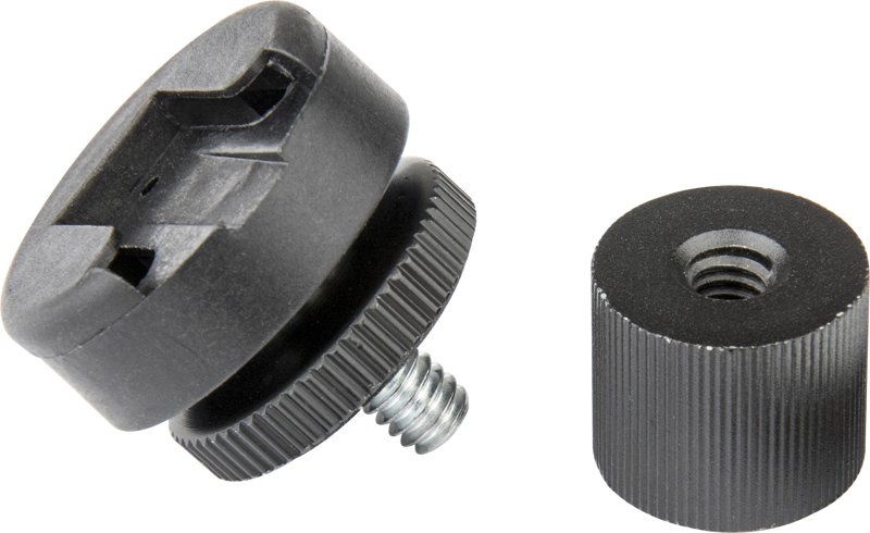Lähikuva Kupo KS-143 Cold Shoe Mount With 1/4" Thread Screw -kiinnikkeestä ja sen erillisestä vastaavasta kierteitetystä suojuksesta, molemmat vaalealla taustalla.