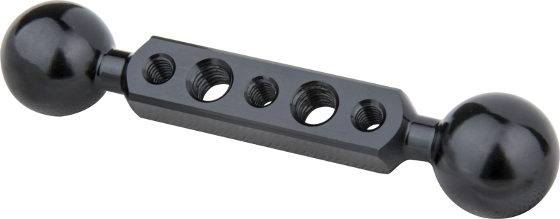 KUPO KS-420 3" jatkovarsi sisältää mustan metallitangon, jossa on kaksinkertainen dia. 26 mm:n pallomaiset päät ja viisi kierteitettyä reikää sen suorakulmaisen keskipisteen varrella, mikä on ihanteellinen modulaariseen kokoonpanoon tai asennussovelluksiin.
