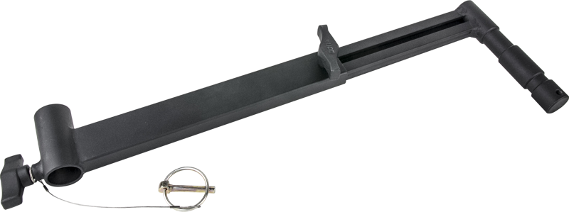 Kupo KS-159B Junior Adjustable Offset Arm -varressa on musta metallirakenne, jossa on sylinterimäinen kiinnitin, kulmikas jatke ja irrotettava metallitappi, joka on kiinnitetty lankasilmukalla. Se kiinnitetään 20 uroskierteisen yläosan kautta.