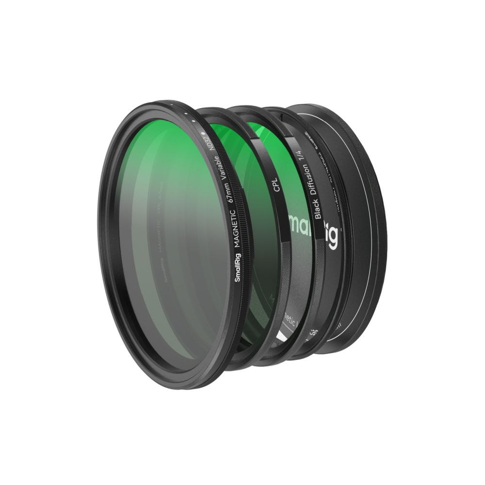 The SmallRig 4726 5-in-1 attachable filter pack (67 mm) includes overlapping magnetic VND 2-32, CPL and 1/4 Effect Black Mist filters with black edges and a green tint on a white background.
