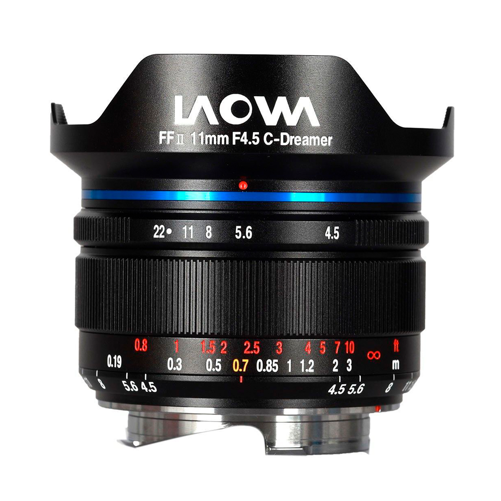 Mustassa Laowa 11mm f/4.5 FF RL - Sony FE -objektiivissa on siniset ja punaiset korostukset sekä valkoiset, oranssit ja punaiset tarkennus- ja aukkomerkinnät tynnyrissä. Sen leveässä vastavalosuojassa on Laowa-logo.