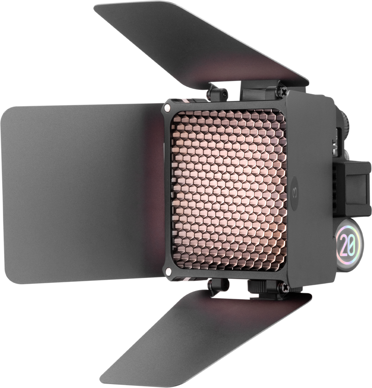 Zhiyun Led Fiveray M20 Combo Pocket Light on ammattimainen studio-LED, jossa on hunajakennoverkko, säädettävät lato-ovet ja sivussa digitaalinen näyttö, jossa näkyy numero "20".