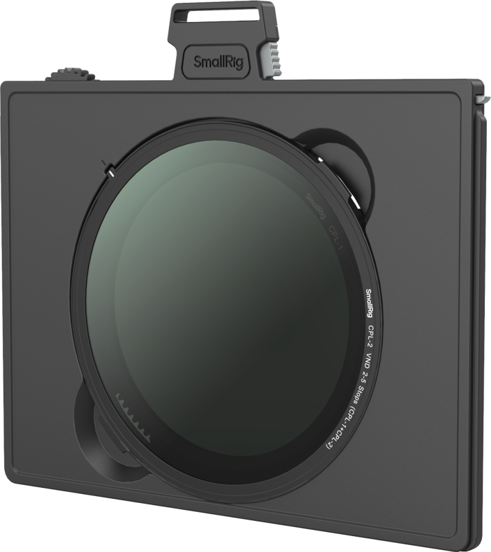 SmallRig 4415 Multifunctional VND Filter Tray Kit on musta suorakulmainen mattapintainen mattapintainen laatikko, jossa on pyöreä lasisuodatin ja yläkahva, joka on suunniteltu kiinnitettäväksi kameran linsseihin valon estämiseksi ja häikäisyn vähentämiseksi.
