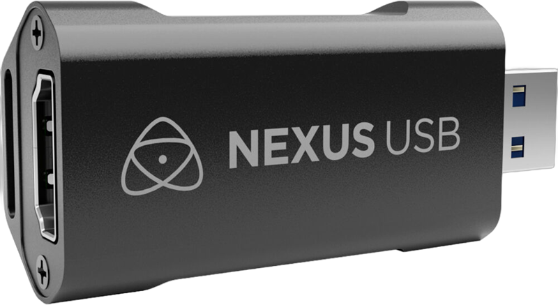 Lähikuva ATOMOS Nexus HDMI-USB-muuntimesta, jossa näkyy USB-liitin ja HDMI-portti mustassa kotelossa, jossa on ATOMOS Nexus -logo.