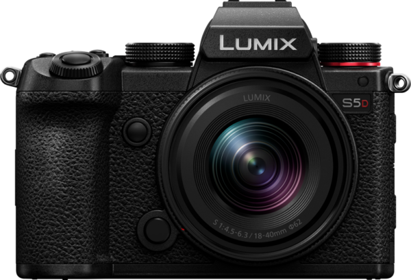 Panasonic Lumix S5D + 18-40mm f/4.5-6.3