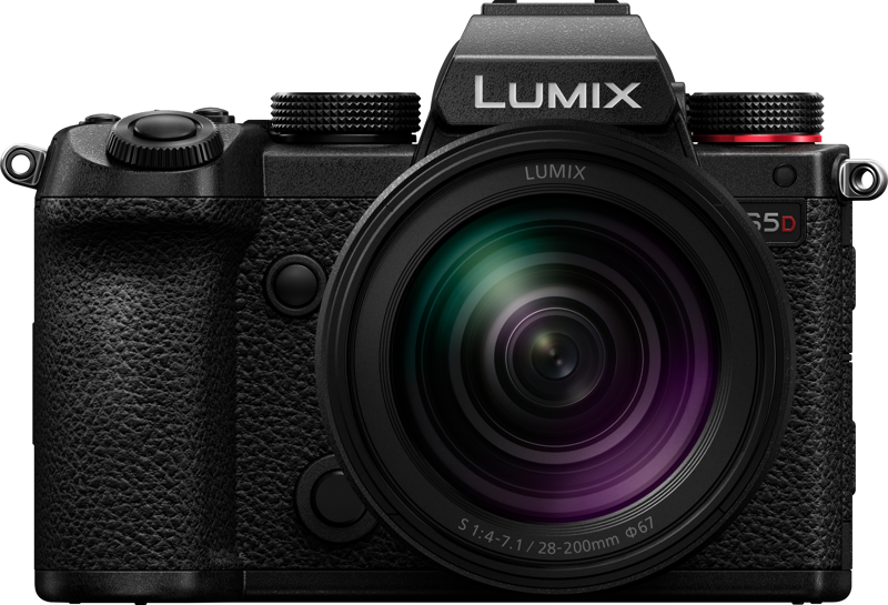 Panasonic Lumix S5D + 28-200mm f/4-7.1 Macro