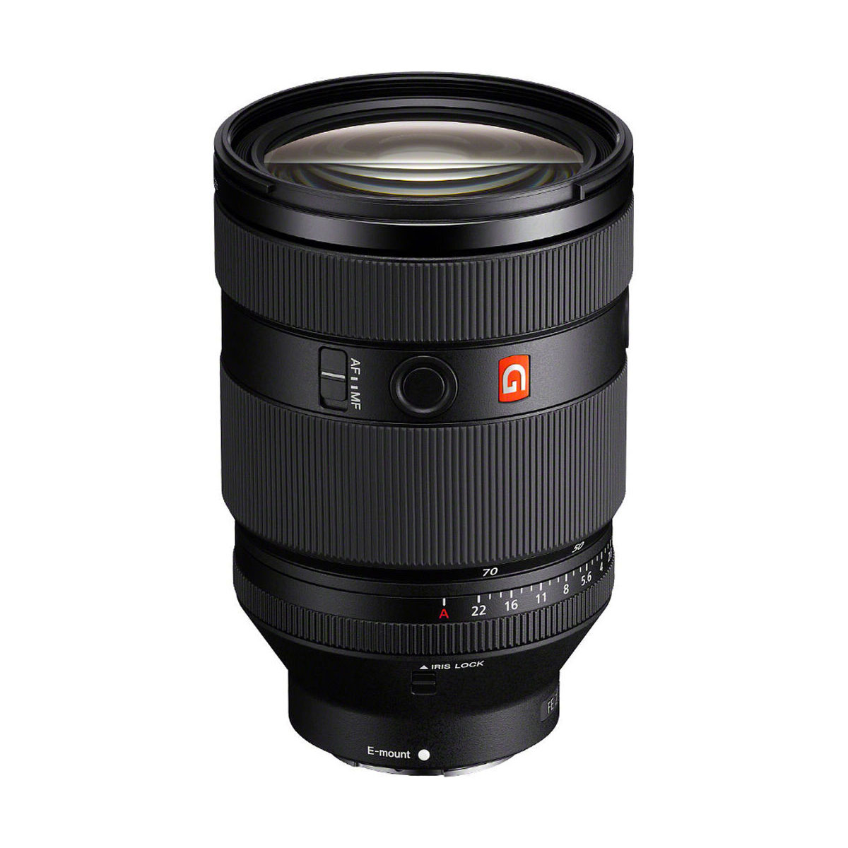 Musta Sony FE 28-70mm f/2 GM -objektiivi, jossa on uurrettu tarkennusrengas, AF/MF-kytkin ja punainen G-logo, näkyy valkoista taustaa vasten.