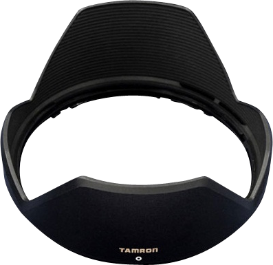 Tamron Lens Hood for 70-200mm VC G2 (A025) on musta, terälehden muotoinen huppu, jossa on Tamronin logo ja joka on suunniteltu kiinnitettäväksi objektiiviisi vähentämään häikäisyä ja suojaamaan sitä.
