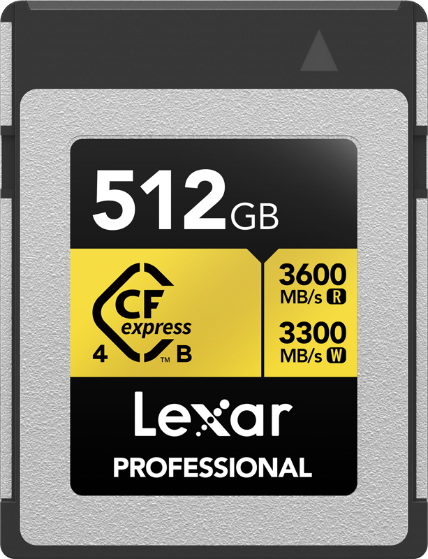 Lexar CFexpress 4.0 Pro Gold R3600/W3300 512GB -muistikortti tarjoaa jopa 3600 MB/s lukunopeuden ja 3300 MB/s kirjoitusnopeuden, ja siinä on hopea ja musta muotoilu ja keltaiset korostukset etiketissä.