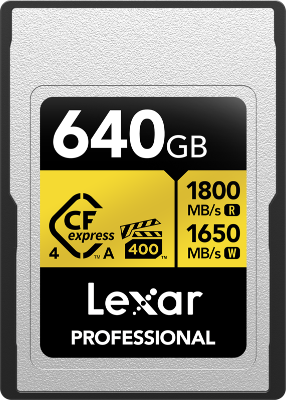 Etunäkymä Lexar CFexpress 4.0 Pro Gold (Type A) 640 Gt:n muistikortista, VPG400, jonka lukunopeus on 1800 MB/s ja kirjoitusnopeus 1650 MB/s. Muistikortissa on keltainen ja musta etiketti.