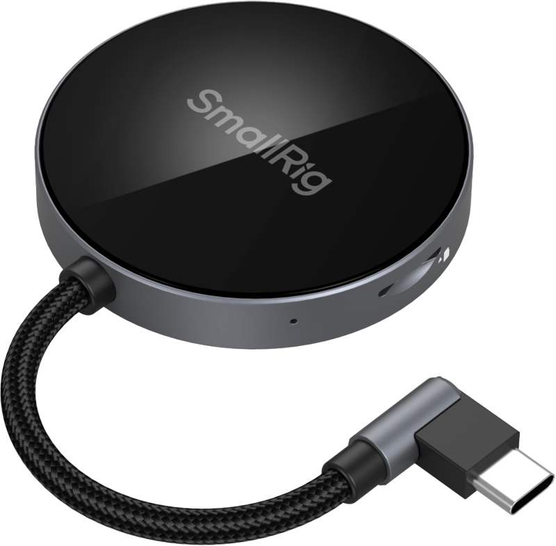 800q-01_130956 SmallRig 4870 Card Reader SD4.0 -muistikortinlukija on pyöreä, mustanharmaa laite, jossa on punottu kaapeli ja suorakulmainen USB-C-liitin, kuvassa vaalealla pohjalla.