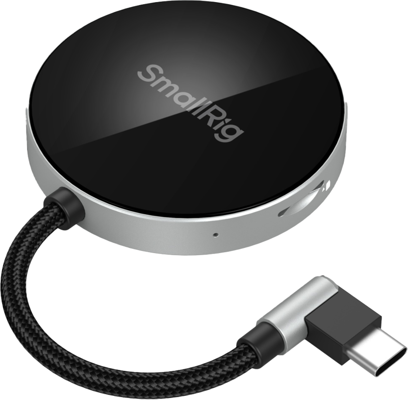 SmallRig 4869 Card Reader SD3.0 -muistikortinlukija on pyöreä, musta-hopea laite, jossa on punottu kaapeli, suorakulmainen USB-C-liitin, tyylikäs moderni muotoilu ja SmallRigin logo päällä.