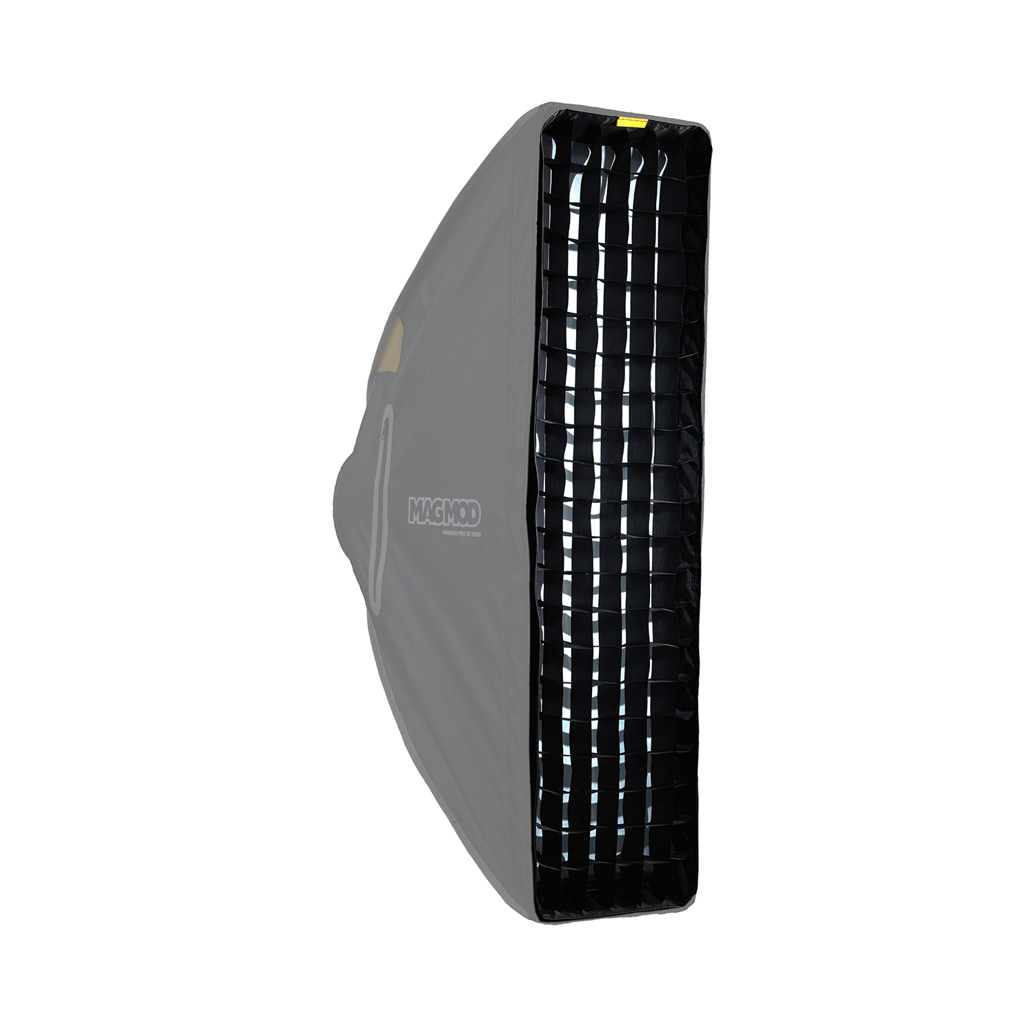 MagMod Magbox Pro 36 Strip Grid on suorakulmainen softbox, jossa on heijastava sisäpuoli ja musta ristikkokiinnitys valon tarkkaan hallintaan valokuvauksessa, ja jossa on näkyvä tuotemerkki sivulla.