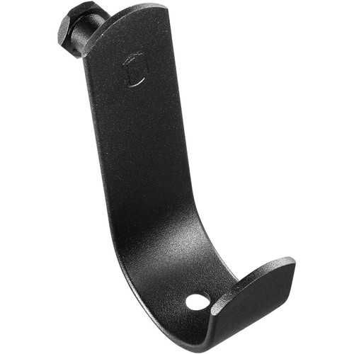 Godox LSA-13 Sky Hook -varustekoukku on musta metallinen seinäkoukku, jossa on kaareva muotoilu, valmiiksi porattu reikä alareunassa kiinnitystä varten ja ruuvi, jossa on kuusiomutteri yläreunassa.