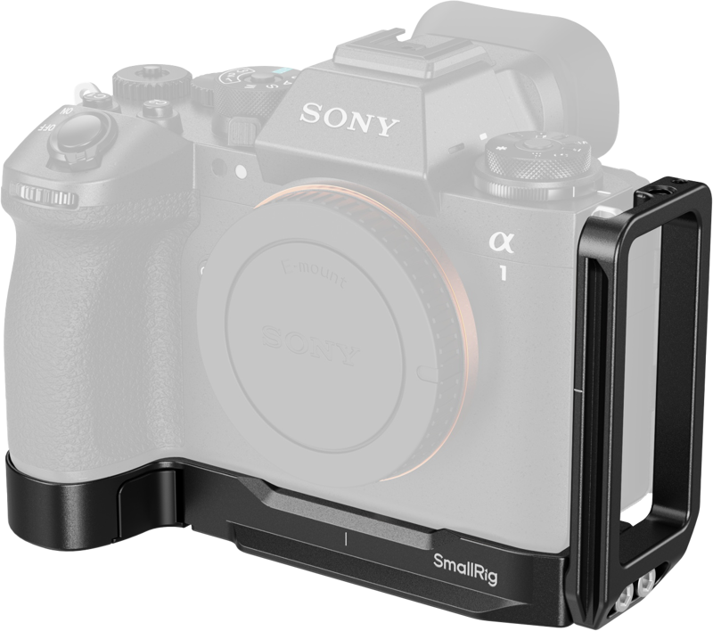 Canon EOS R5 -kamerassa on musta SmallRig 2976 L-kiinnike, joka korostaa kiinnikkeen istuvuutta ja muotoilua, kun taas kamera on osittain häivytetty SmallRig-lisävarusteen korostamiseksi.