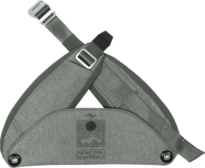 Peak Design Everyday Hip Belt v2 // 29-52 // Sage on pehmustettu, säädettävä harmaa lisävaruste, jossa on metallisoljet, hienovarainen logo, vetoketjullinen tasku ja vahvistetut ompeleet - täydellinen päivittämään jokapäiväistä reppuasi.