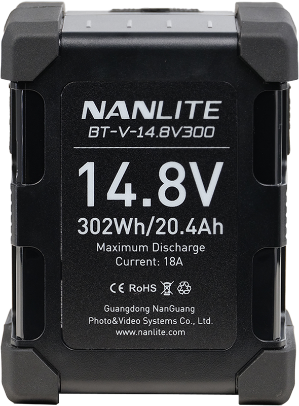 Suorakulmaisessa mustassa Nanlite-akussa V-mount 14.8V 300WH on valkoinen teksti ja tekniset tiedot: 14.8V, 302Wh/20.4Ah, maksimipurkausvirta 18A, sekä valmistajan tiedot.