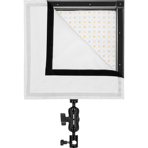 Westcott Flex Bi Color Cine Set 30,5 x 30,5 cm on neliönmuotoinen LED-paneeli, jossa on osittain takaisin kuorittu valkoinen diffuusiokerros mustassa kehyksessä ja joka on asennettu säädettävään mustaan jalustaan, jolloin diffuusorin alta paljastuu näkyviä LED-diodeja.