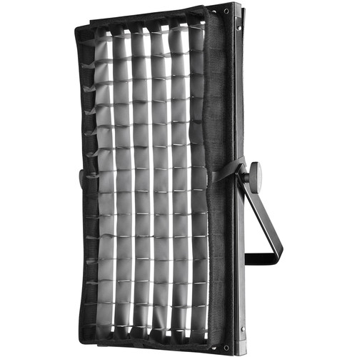 Westcott Flex Cine Hard Diffusion Egg Crate Grid (30,5 x 61,0 cm) kiinnittyy suorakulmaisiin LED-paneelivaloihin, kiinnitetään ikeen kautta ammattimaiseen valokuva- tai videovalaistukseen ja auttaa hallitsemaan valon leviämistä tarkalla ruudukkomallilla.