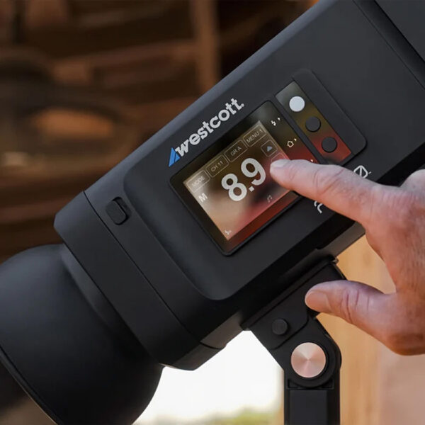 Westcott FJ800 Touchscreen Strobe with FJ Pro AC/DC Battery (800Ws)