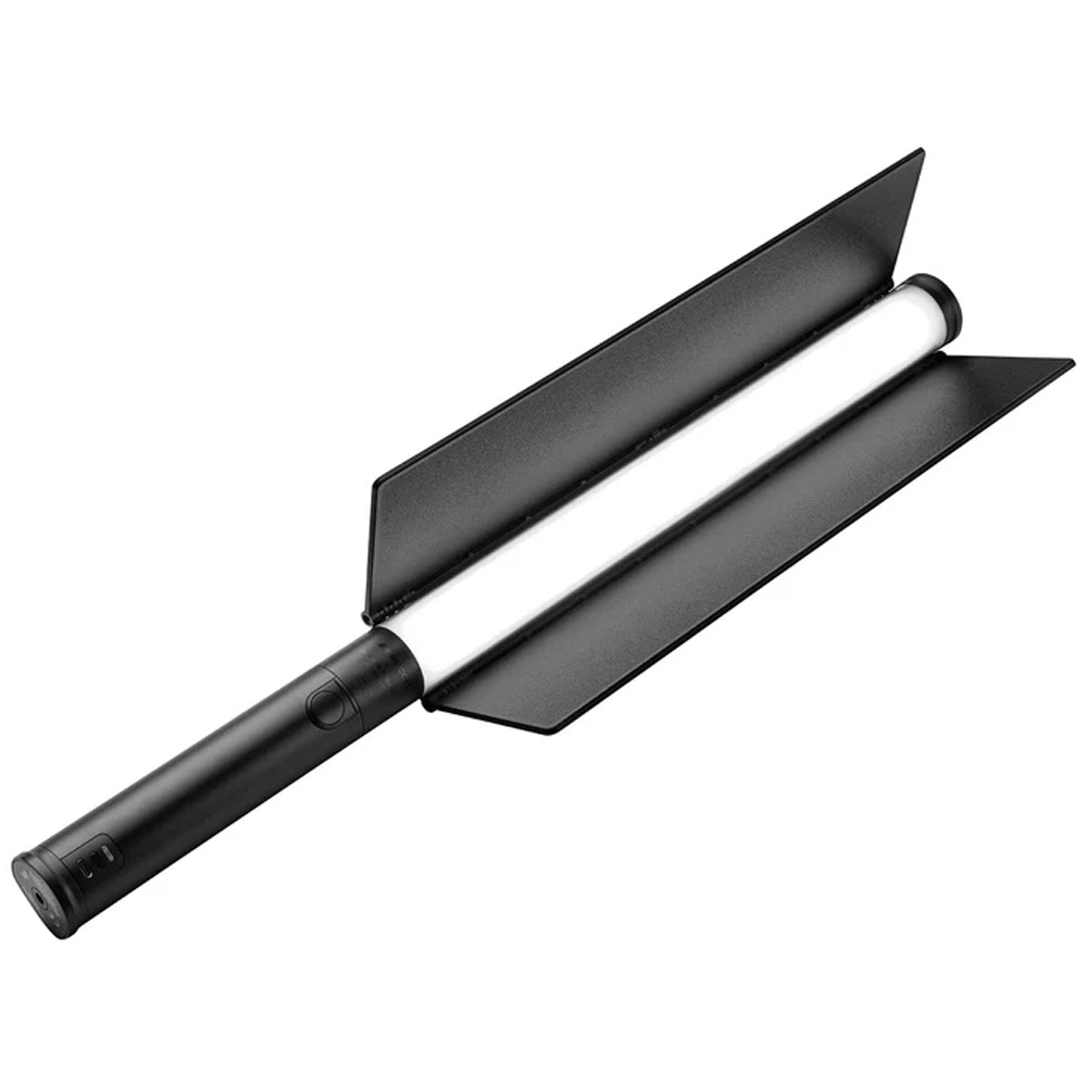 Westcott Ice Light 3 Bi Color LED Kit -valaisimessa on käsikäyttöinen, putkimuotoinen LED-valaisin, jossa on sylinterimäinen kahva, paristokahva ja lattiat valon suuntaamista varten.