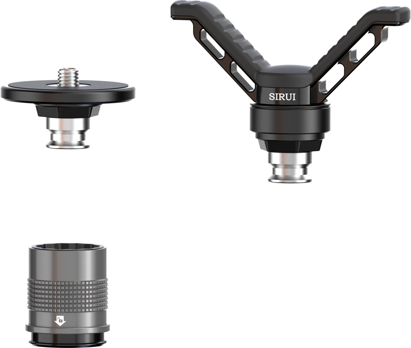 Sirui Quick Release Clamp V-muotoinen ase / levy Musta sisältää kolme osaa: pyöreä kiinnityslevy ruuvilla, V-muotoinen Sirui-merkitty ikea ja lieriömäinen metallinen sovitin, jossa on kuvioitu kahva, kaikki esitetty vaalealla pohjalla.