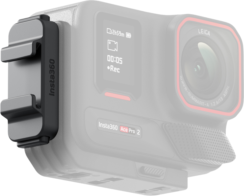 Lähikuva metallisesta Insta360 Ace Pro 2/Ace Pro/Ace Quick Release Cold Shoe -kengästä, joka on asennettu osittain näkyvän Insta360 Ace Pro 2 -toimintakameran kylkeen.