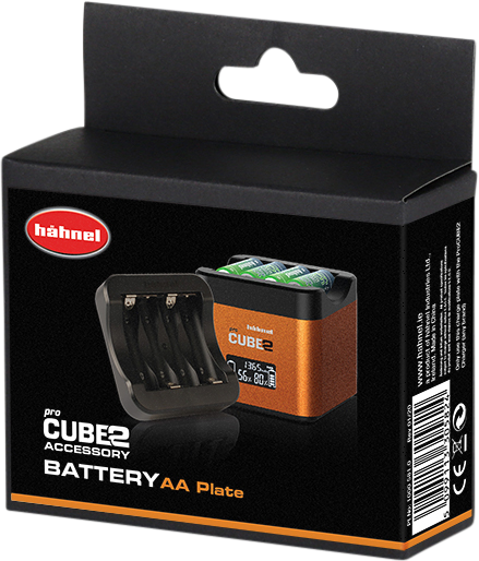 Hähnel ProCUBE 2 Plate for AA Batteries -laturi adapteri -laitteen mustassa vähittäismyyntipakkauksessa on laturin ja AA-paristojen kuvat etupuolella.