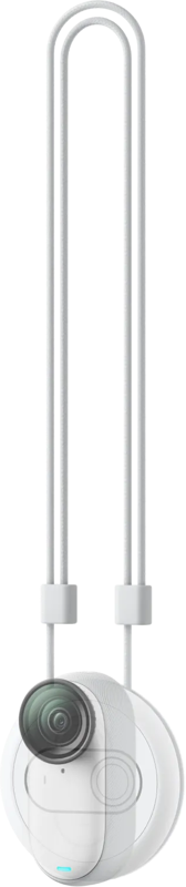 Insta360 GO 3/GO 3S Magnet Pendant -magneetti riipus on pitkä, joustava, U-muotoinen magneettinen kaulakoru, joka on suunniteltu pitämään turvallisesti kiinni pienestä, valkoisesta Insta360-kamerastasi, jossa on laaja linssi kädet vapaana, puettavaa kuvausta varten.