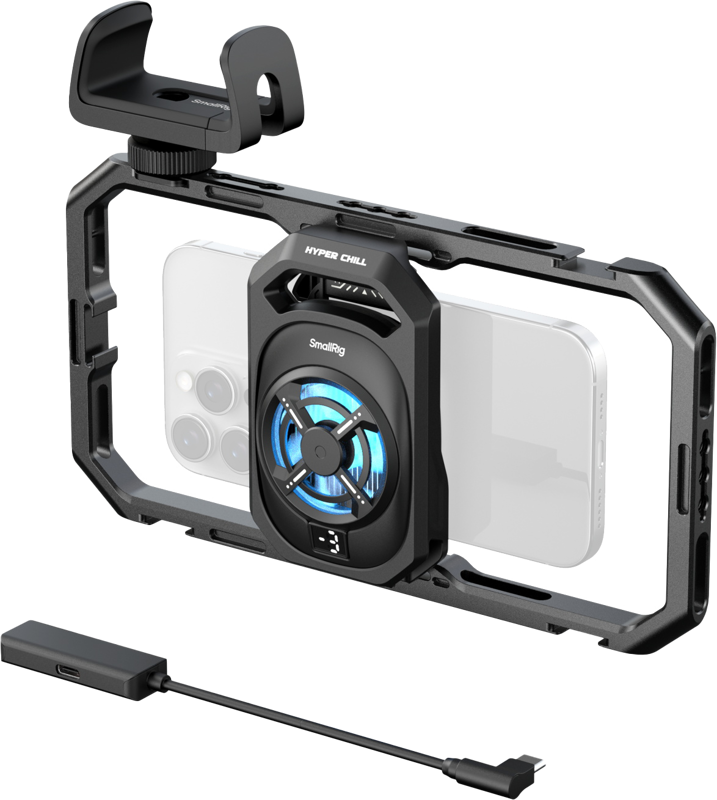 SmallRig 5275 Universal Thermal Quick-release Cage -puhelinkehikko sisältää älypuhelimen mustassa metallikehyksessä, jossa on takaosan jäähdytystuuletin ja jonka alla on erillinen USB-kaapelisovitin.