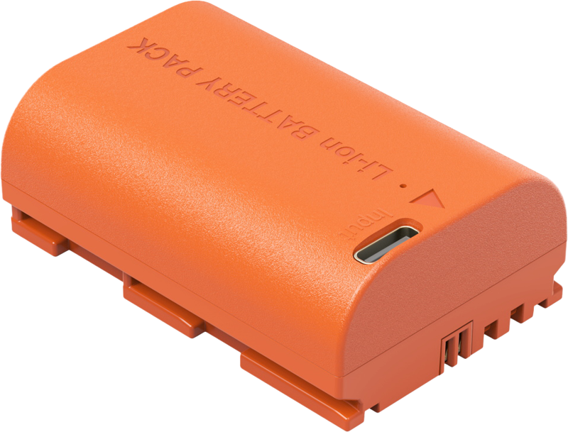SmallRig 5407 USB-C -akku Canon LP-E6P (oranssi) on litiumioniakku, jossa on kaareva yläosa, jossa lukee "Li-ion BATTERY PACK", ja jossa on latausportti sekä liitäntäliittimet pohjassa.