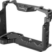 SmallRig 5583 Cage with AirTag Slot for Sony Alpha 7R V / 7 IV / 7S III / 1 / 7R IV -kehikko