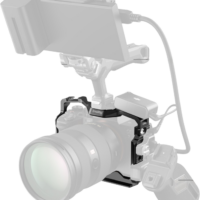 SmallRig 5583 Cage with AirTag Slot for Sony Alpha 7R V / 7 IV / 7S III / 1 / 7R IV -kehikko