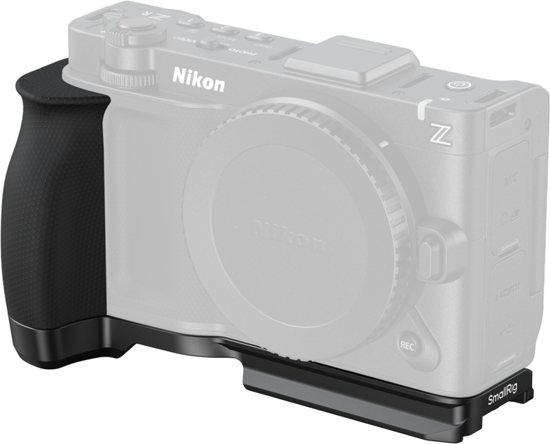 Lähikuva Nikon Z-sarjan kamerasta, jossa on puoliksi läpinäkyvä SMALLRIG 5466 L-muotoinen kiinnityslevy, jossa on silikonikahva Nikon ZR:lle, ja jossa näkyy kahva-alue ja pohjalevyn kiinnitys.