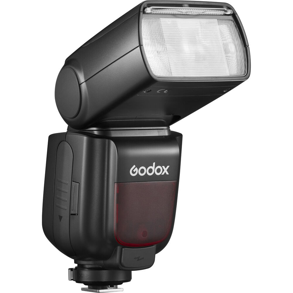 Sony-kameroille tarkoitetussa Godox Speedlite TT685 II -salamassa on suorakulmainen salamapää, punainen kennopaneeli ja kiinnityskiinnike valkoista taustaa vasten.