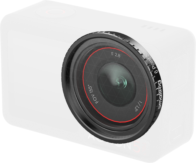 Lähikuvassa SmallRig 5839 Attachable Star-Cross Filter for DJI Osmo Action 5 Pro/4 -suodattimesta, joka on asennettu toimintakameraan, näkyy laajakulmaobjektiivin yksityiskohdat, joissa on punaiset ja valkoiset F2.8-, FOV 155°- ja 1/1.3-merkinnät osittain läpinäkyvässä rungossa.
