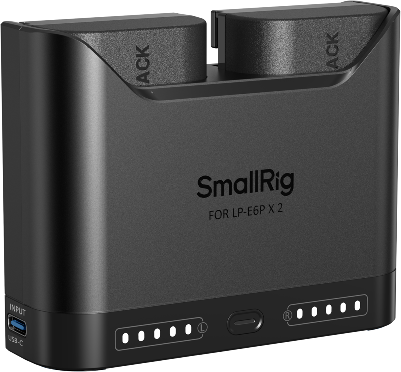 SmallRig 5484 Turbo Charging Kit LP-E6NH-kameran akuille on musta kaksoislaturi, jossa on kaksi akkupaikkaa ylhäällä, LED-merkkivalot edessä ja USB-C-syöttöportti sivulla.