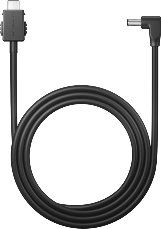 Kierretty Antigravity Vision USB-C to DC Power Cable 1.2m -virtajohto FPV-laseille, musta, jossa on yksi suora ja yksi suorakulmainen liitin, valkoisella pohjalla.
