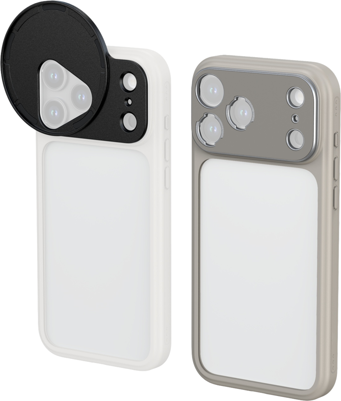 Kuvassa on kaksi SmallRig 5791 FilMov Photography Cases for iPhone 17 Pro harmaa, joissa kummassakin on kolme kameran objektiivia. Vasemmassa kotelossa on musta pyöreä linssinsuojus, kun taas oikeassa on beigen värinen, jossa on paljaat linssit; molemmissa on minimalistinen, moderni muotoilu.