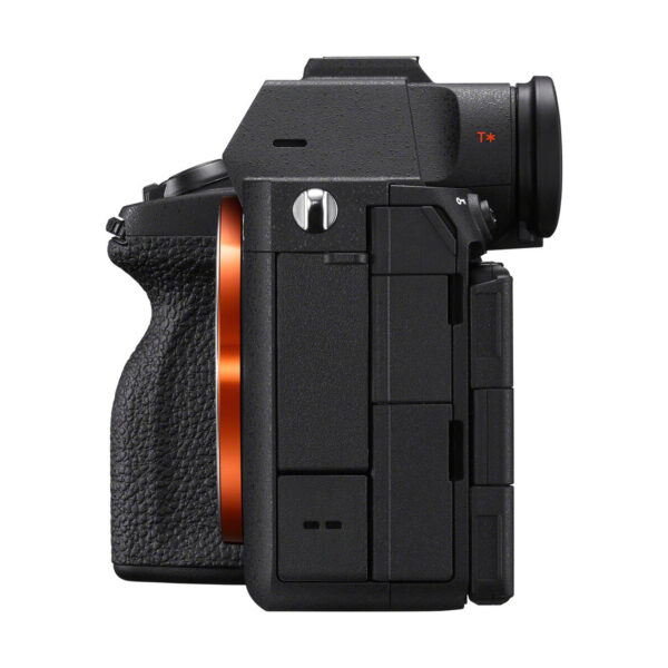 Sony A7 V -järjestelmäkamera - 100 € alennus akkukahvasta