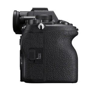 Sony A7 V -järjestelmäkamera - 100 € alennus akkukahvasta