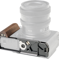 800q-04_136304 SmallRig 5945 L-Shaped Mount Plate with Wooden Handle for Lumix S9