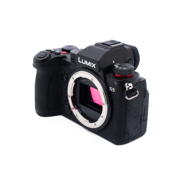 Lumix S5 694-4 Panasonic Lumix DC-S5 (SC 1500, Kunto K5, Takuu 6kk) - Käytetty