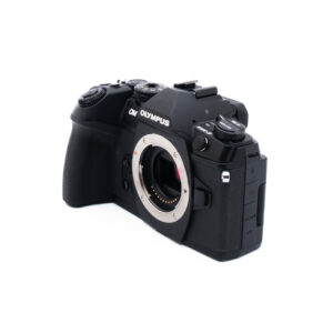 Olympus OM-D E-M1 Mark II (SC 5000, Takuu 6kk) - Käytetty