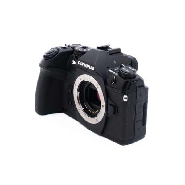 Olympus OM-D E-M1 Mark II (SC 5000, Takuu 6kk) - Käytetty